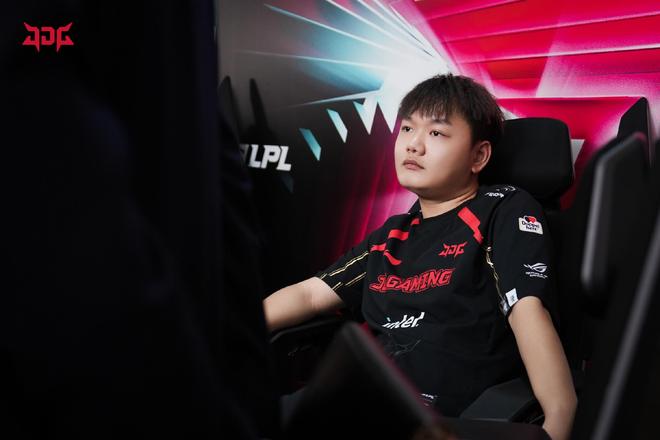 足首次在盐 足首次在盐